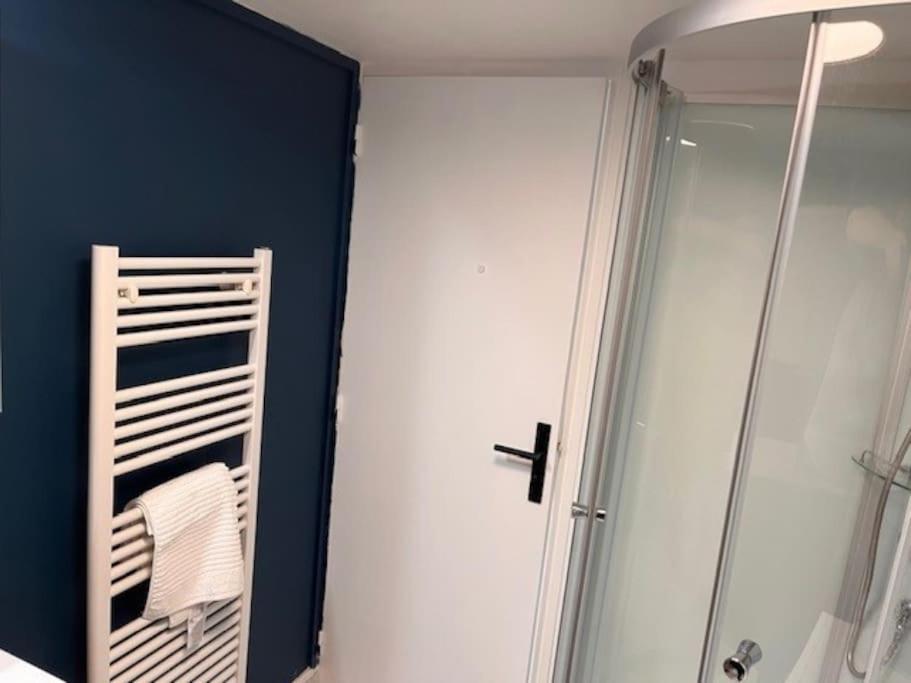Appartement Calme Entre Ville Et Circuit Le Mans Luaran gambar