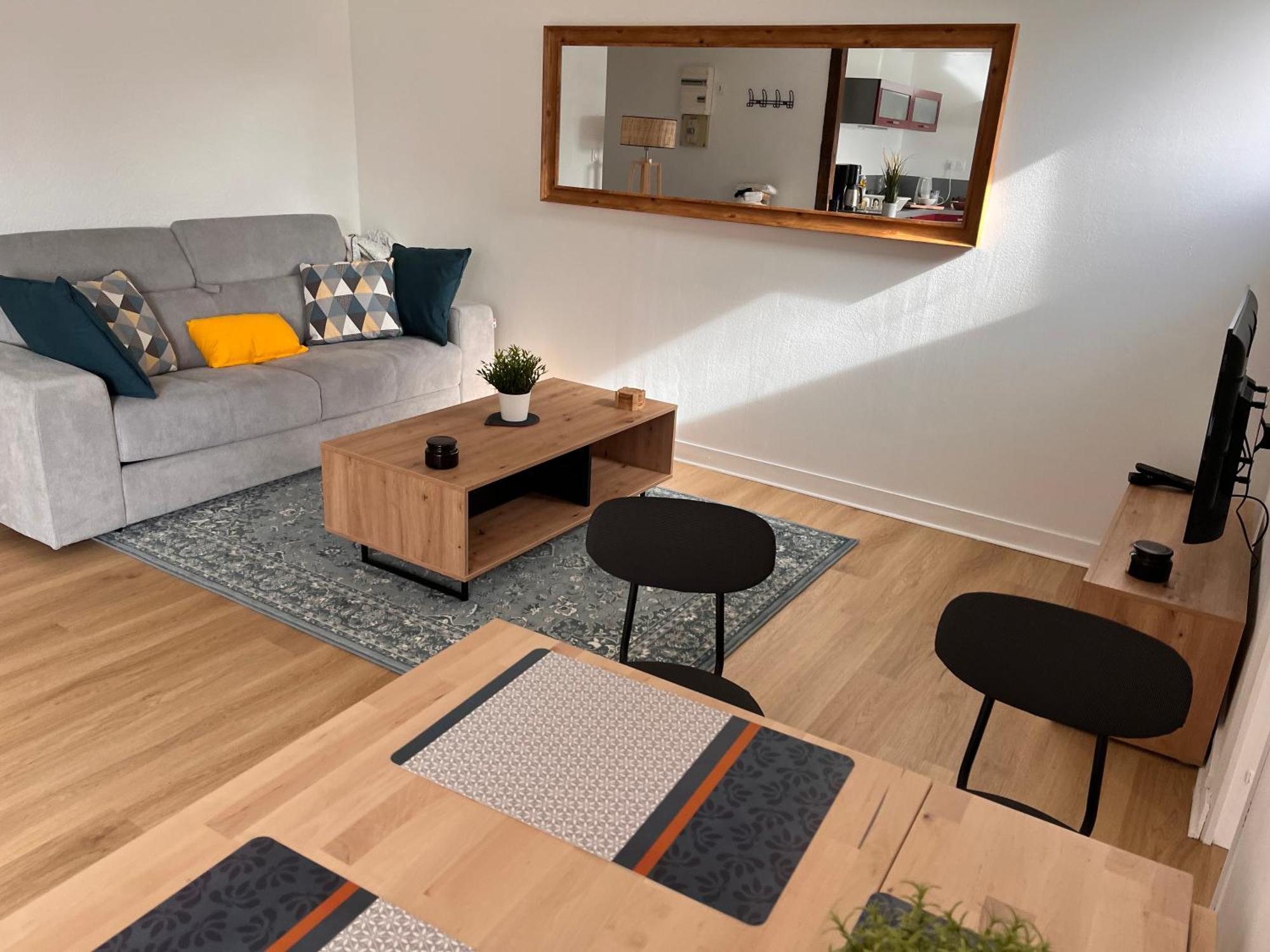 Appartement Calme Entre Ville Et Circuit Le Mans Luaran gambar